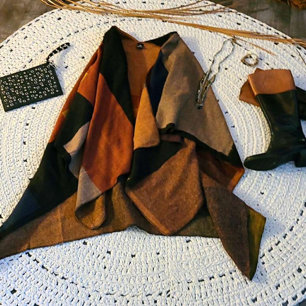 EARTH TONE CAPE NEW WITHOUT TAG.
